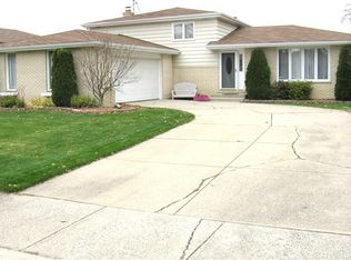 511 Heather Ln, Dyer, IN 46311
