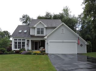 45 Tay Brook Ln, Rochester, NY 14612