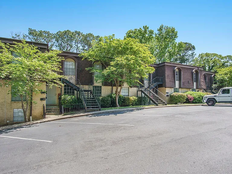 3267 Warringwood Dr — Photo 3