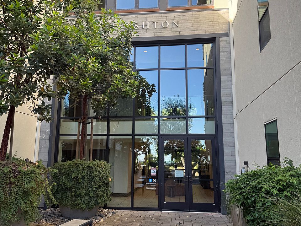 1st image of 400 El Camino Real #112