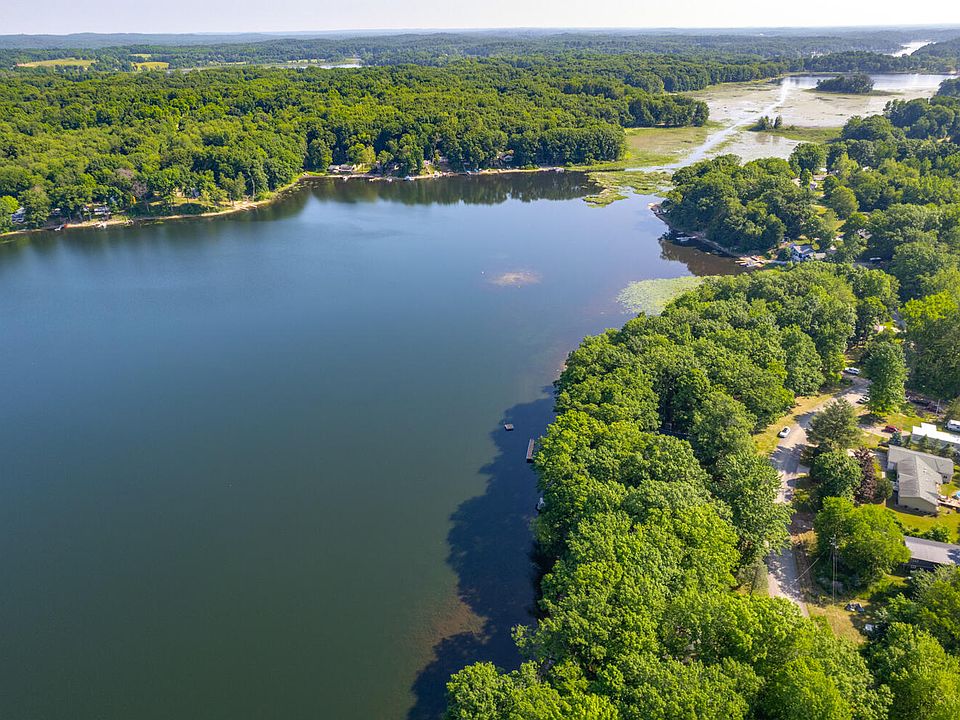 1st image of Chain O Lakes Dr