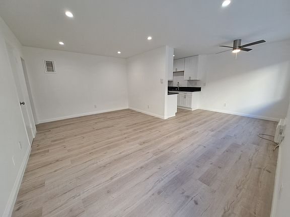 2nd image of 910 N Orange Grove Ave APT 3