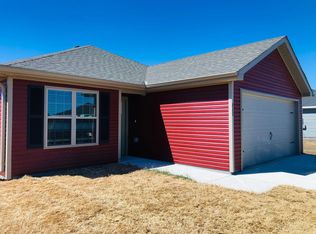 820 S Parrot Ln, Siloam Springs, AR 72761