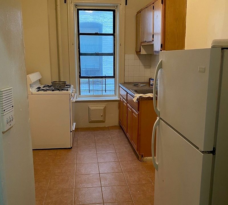 2nd image of 1020 President St #2E2
