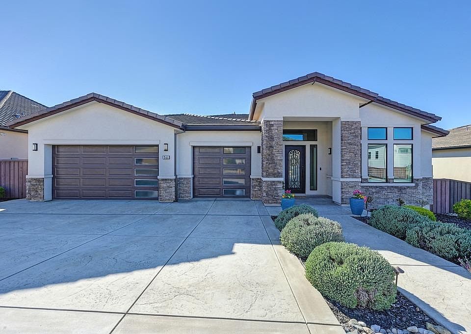 1st image of 741 Sundahl Dr