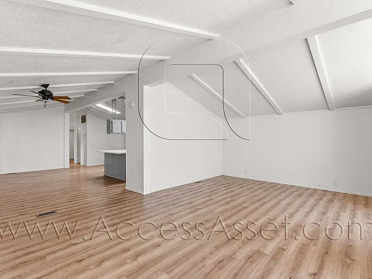 1360 Cabrillo Dr — Photo 9