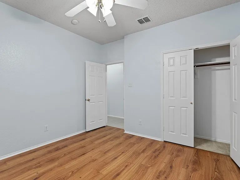 316 Leameadow Dr — Photo 28