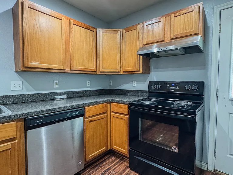 1712 Manor Garden Curv — Photo 5