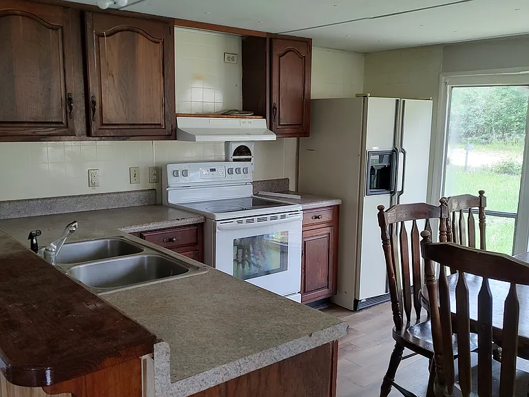 6377 Beloit Ave — Photo 6
