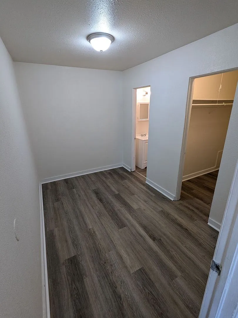 Building Photo - 726 N 3rd St #2