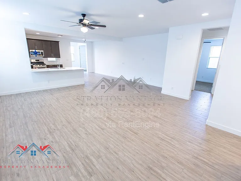 2304 E Kelly Dr — Photo 7