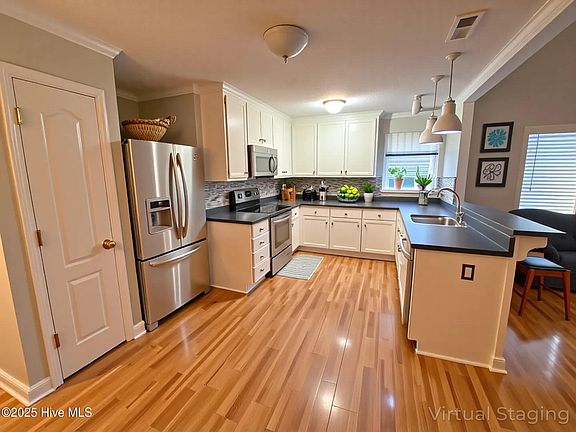 3rd image of 3424 Westgate Drive