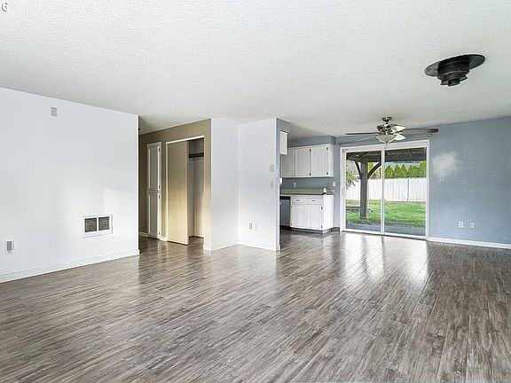 3rd image of 4301 NE 137th Ave