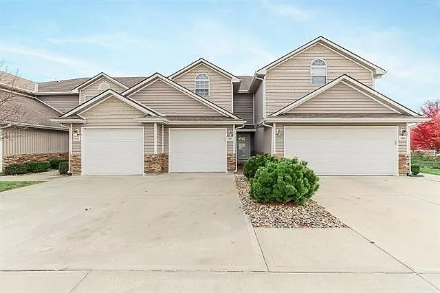 21031 Millridge St — Photo 2