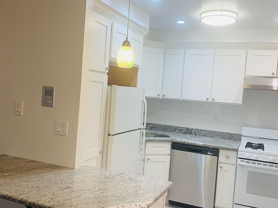1st image of 11035 72nd Dr APT 3F