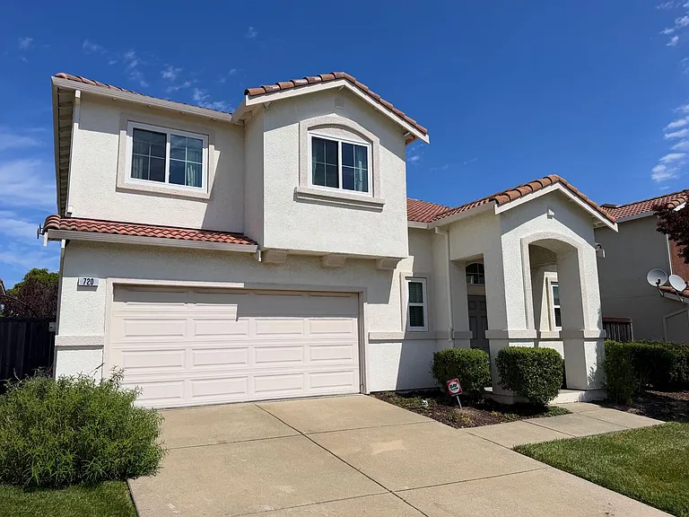 720 Legends Pl — Photo 1