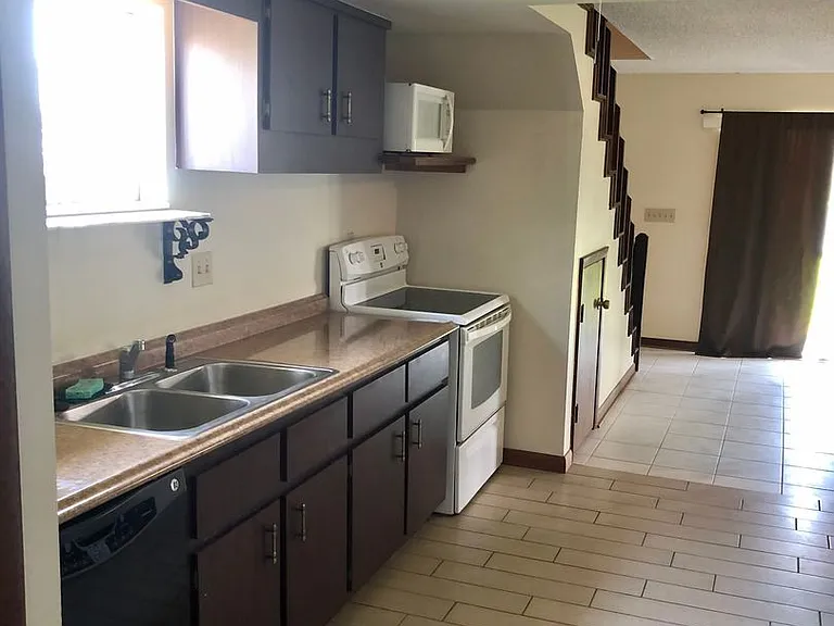 1003 Dora Ave — Photo 17