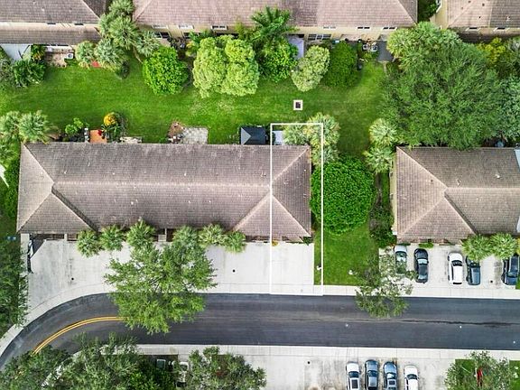 3rd image of 380 SW 122nd Avenue