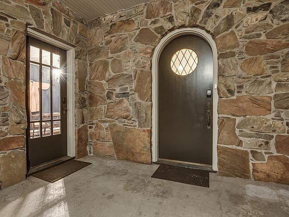 5th image of 4339 Potomac Ave