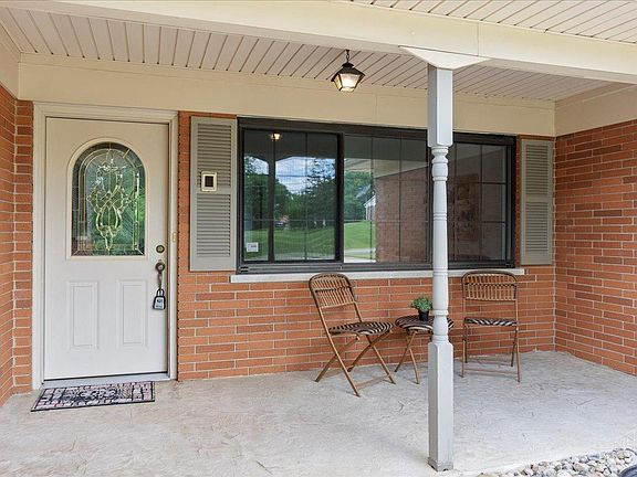 4th image of 8489 Ashwood Dr