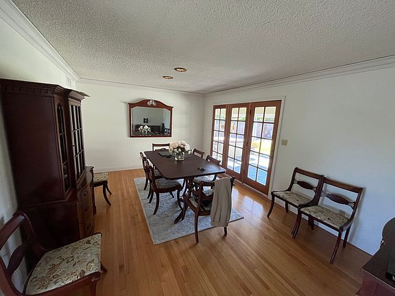 5th image of 502 E Rose Ave