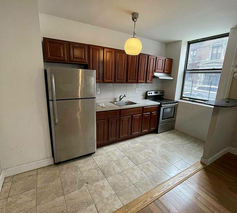 1st image of 585 E 21st St #Uah