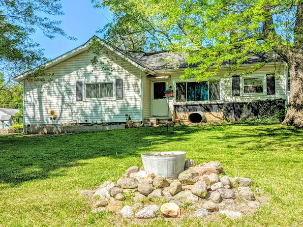 6883 Jefferson Rd, North Branch, MI 48461