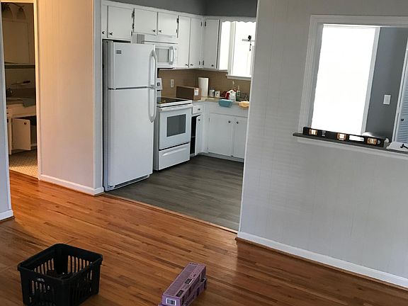 Living looking into kitchen