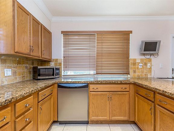 5th image of 1701 N Treasure Dr APT 7