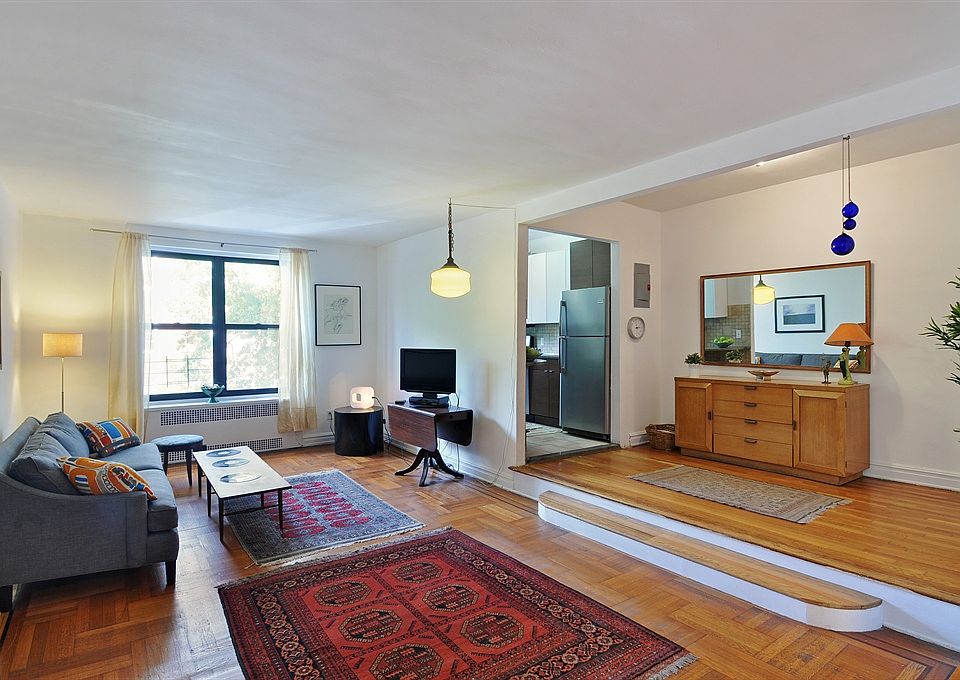 1st image of 230 Park Pl APT 3A