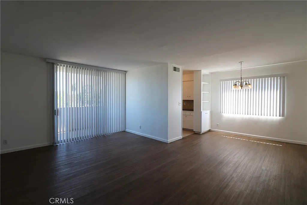 2 bed, 1136 sqft, $2,595 — Photo 3