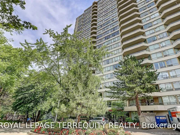 5 Greystone Walk Dr #1710, Toronto, ON M1K 5J5