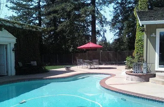 112 Plaza Cir photo 1