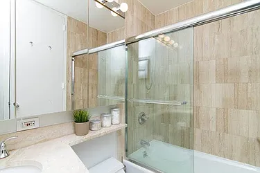 Rented by R New York