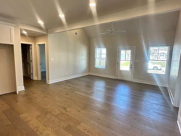 3rd image of 130 W Hall St