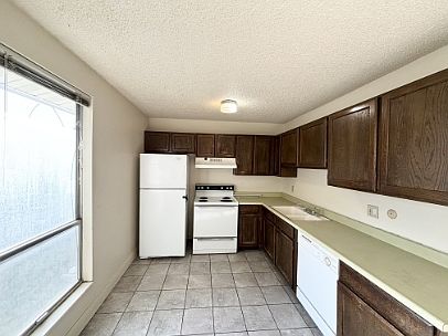 4th image of 1265-1275 E Crandall Ave #1265