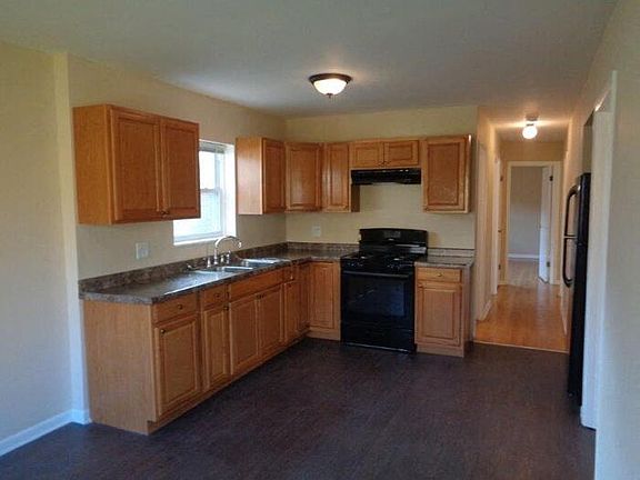 5th image of 14413 Blackstone Ave