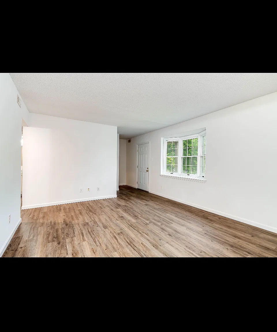 3 bed, 1.5 bath, 1300 sqft, $1,850 — Photo 3