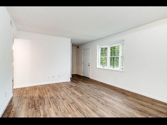 3rd image of 9006 W Swan Cir