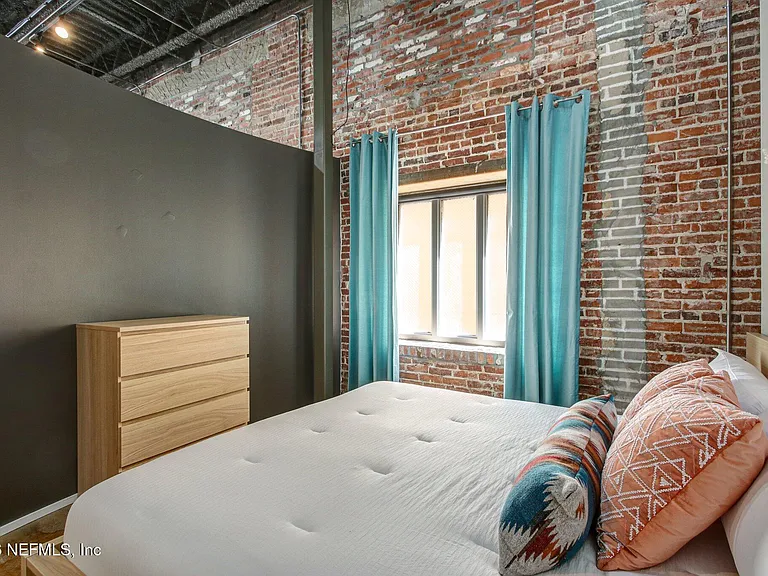 1050 Hendricks Ave #101 — Photo 24