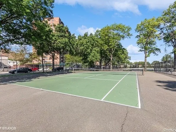 61-20 Grand Central Pkwy #A1203, Forest Hills, NY 11375