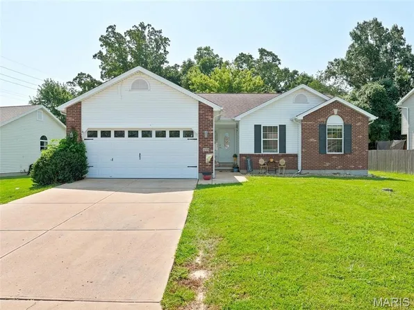 498 Pevely Heights Dr, Pevely, MO 63070