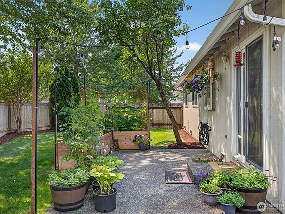 5th image of 408 Amberwood Circle