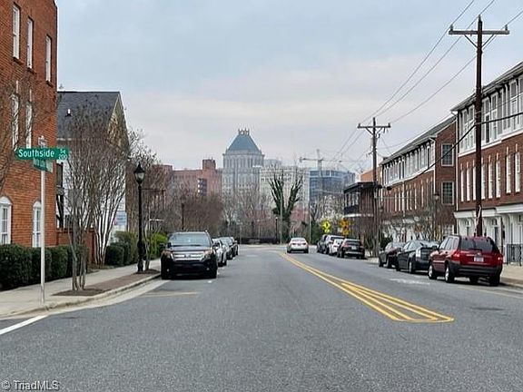 3rd image of 205 Southside Sq