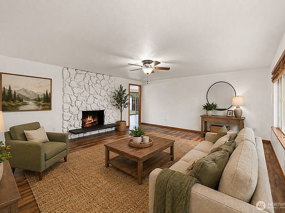 4th image of 11017 123rd Street Ct E