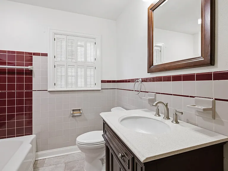2037 Griffith Ave — Photo 16