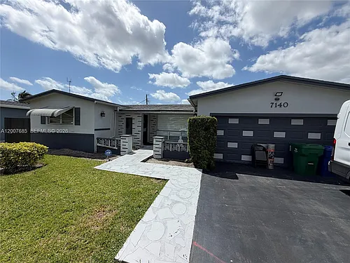7140 Grandview Blvd Photo 1