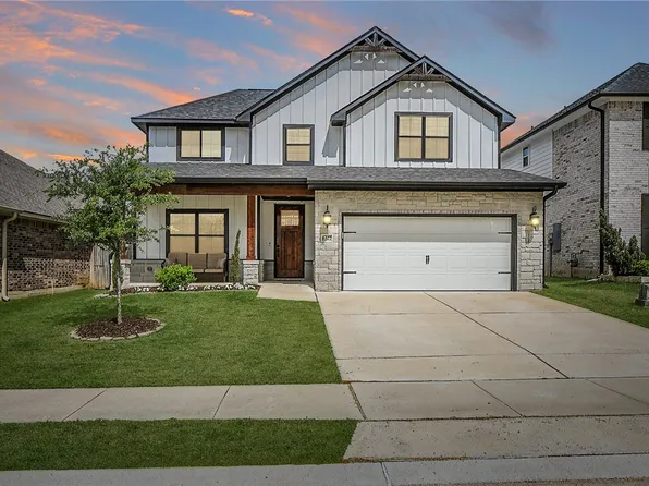 6327 Spartan Dr, College Station, TX 77845