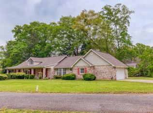 1208 Iowana Dr, Gautier, MS 39553