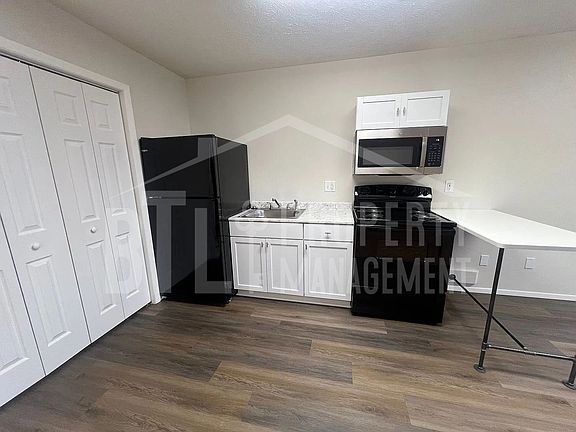 3rd image of 27 Notch Shopping Ln #203